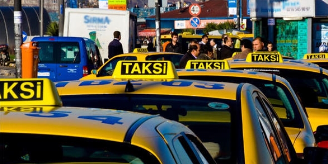 Yarım saatlik yol için İstanbul'u dolaştırdı