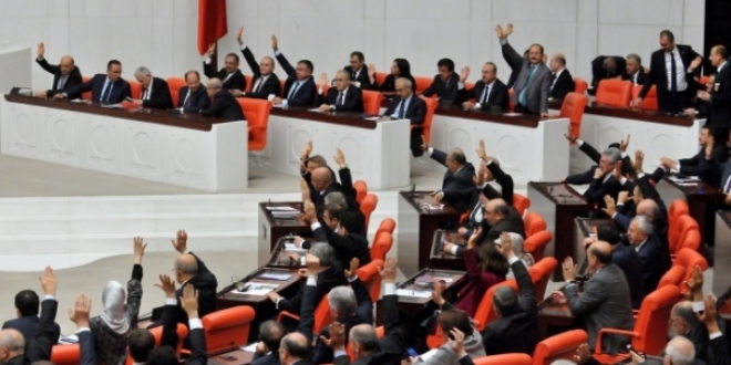 'Yardımcı doçentlik' resmen kaldırıldı
