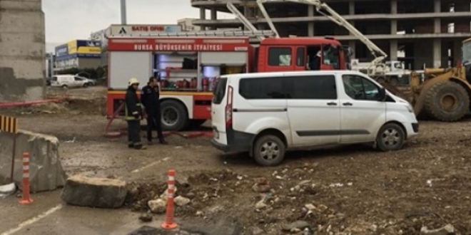 Bursa'da doğalgaz borusu patladı ortalık savaş alanına döndü