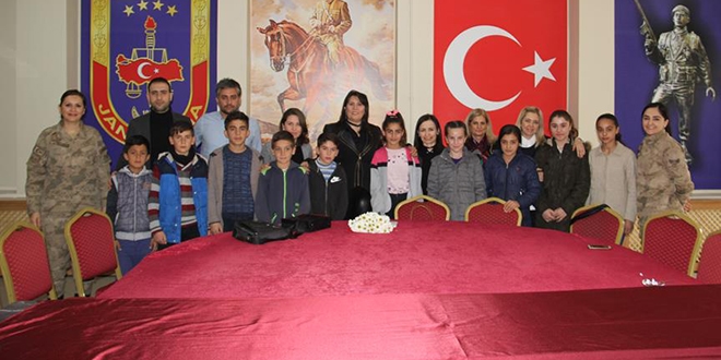 Emekli askerlerden Diyarbakr'da eitime destek