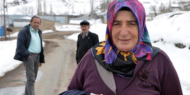 Kadın muhtarın köyüne hizmet aşkı 'kanser' tanımadı