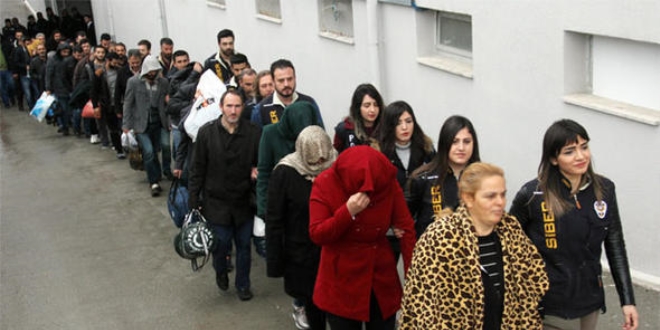 Hesabına 1 milyon Euro yatırıp asgari ücret vermişler