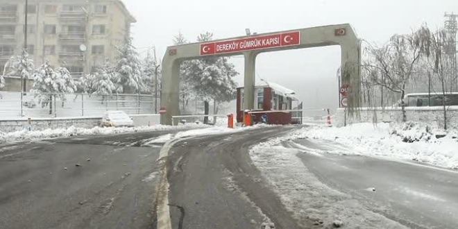 Kırklareli'de yoğun kar yağışı etkili oluyor