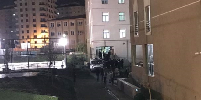 Yurtta kalan lise öğrencisi, kendini astı