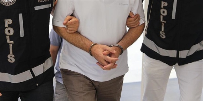 Antalya'da retmenin de bulunduu 5 kii tutukland