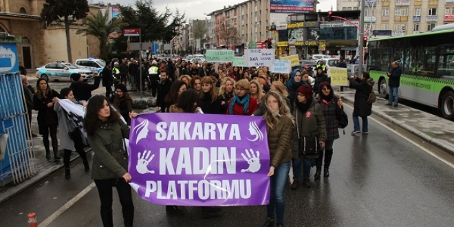 'Çocuk istismarı'na dikkati çekmek için yürüdüler