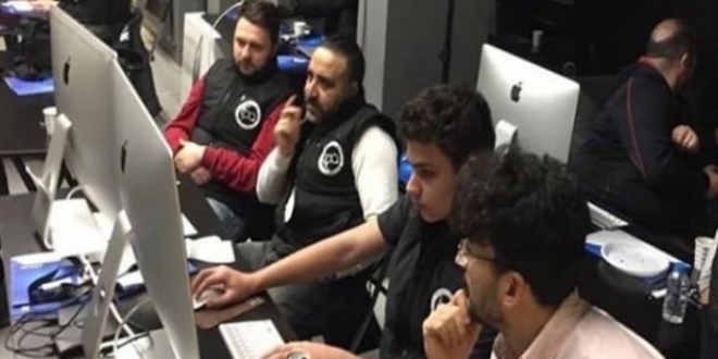 14 yaşındaki Mustafa Türkiye'nin en genç İHA pilotu oldu