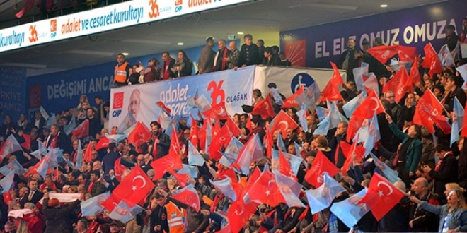 CHP tüzüğünde 4. madde onaydan geçemedi