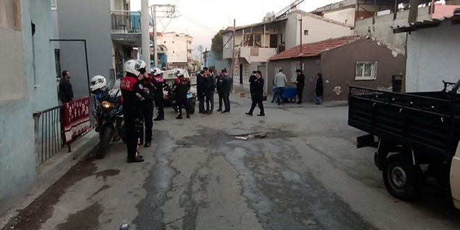 İzmir'de iki aile arasında silahlı kavga: 6 yaralı