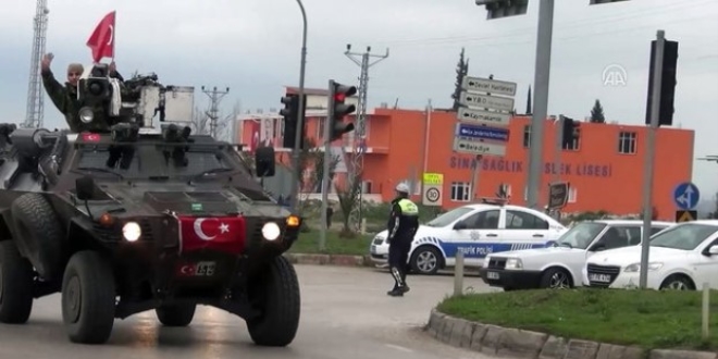 Takviye için gönderilen askeri araçlar Hatay'a geldi