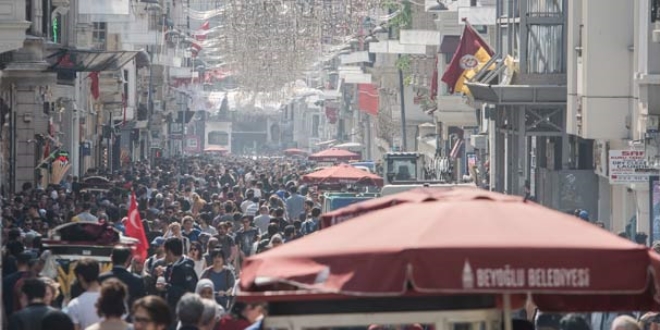 İstanbullular sıcak havanın tadını çıkardı