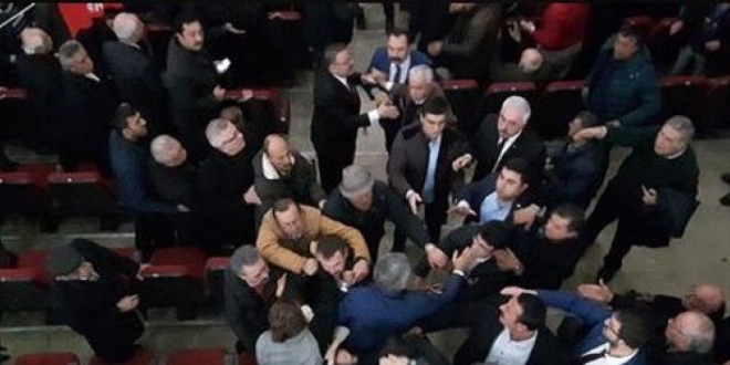 CHP'de kavgalı kurultay!