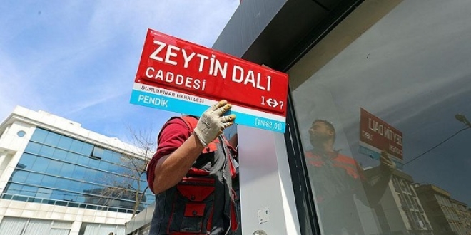 İstanbul'da 'Zeytin Dalı Caddesi' tabelası asıldı