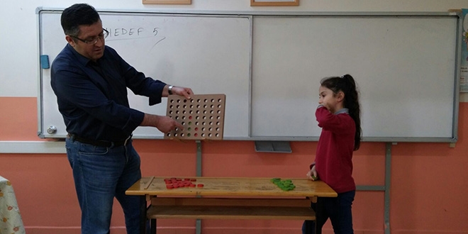 Bu okulda öğrenciler zeka oyunları ile öğreniyorlar