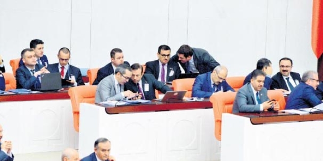 Genel Kurul'da ittifak gerginliği yaşandı