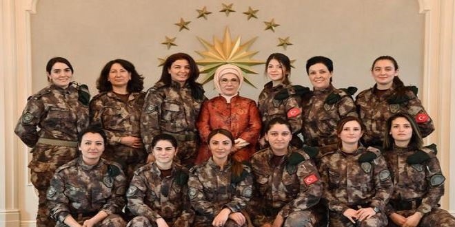 Emine Erdoğan Afrin'deki askerlerin eş ve anneleriyle buluştu