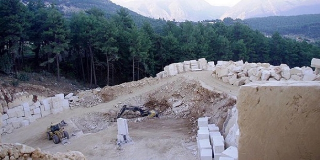 Öldürülen çiftin kapattırdığı mermer ocağı için yeni başvuru