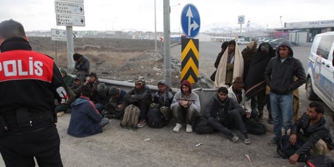 Erzurum'da 154 kaçak göçmen yakalandı