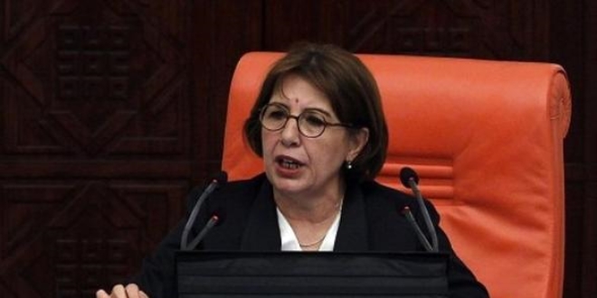 'Türkiye savaşta değildir, terörle mücadele ediyor'