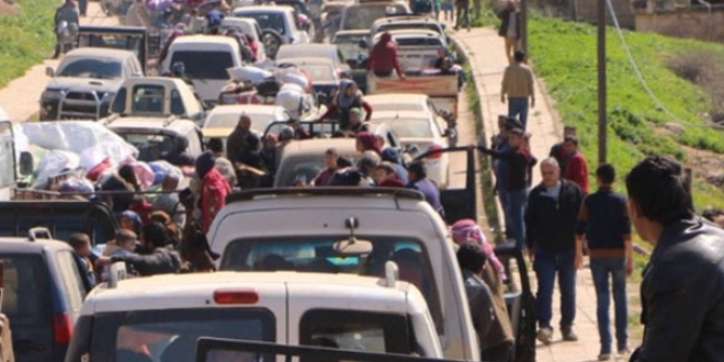 Afrin'de halk ilçe merkezinden kaçıyor