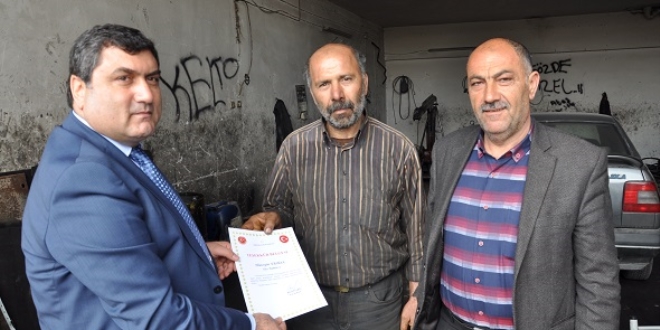 Askeri aracı onarıp ücret almayan tamirciye teşekkür belgesi