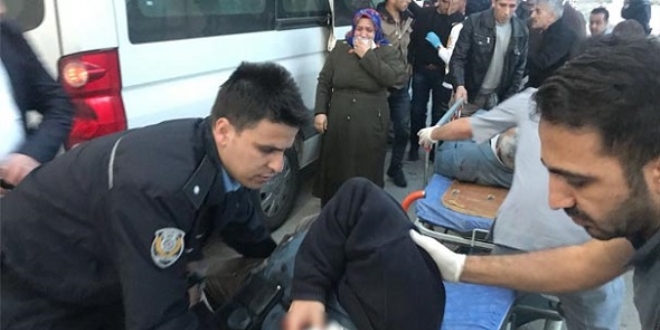 Muş'ta yolcu otobüsüyle kamyon çarpıştı: 1 ölü, 36 yaralı
