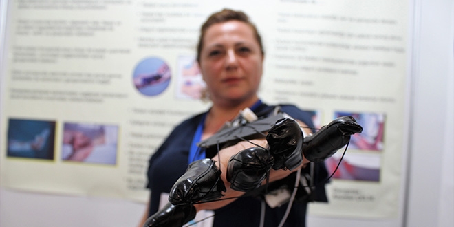 Engelli lise rencisi fizik tedavi robotu gelitirdi