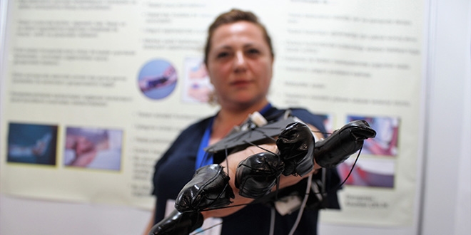 Engelli lise öğrencisi fizik tedavi robotu geliştirdi