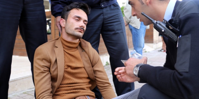 Polisten intihar etmek isteyen gence... Kübrayı boşver, biz seni seviyoruz