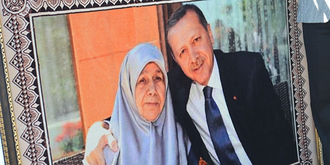 Cumhurbaşkanı Erdoğan sevdasını halıya dokudu