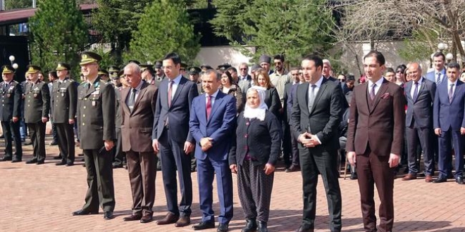 Tunceli Valisi'nden ehit annesine protokol jesti