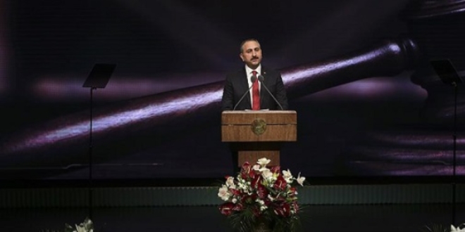 'Terörle mücadelenin taşıyıcı kolonlarından bir tanesi de yargıdır'