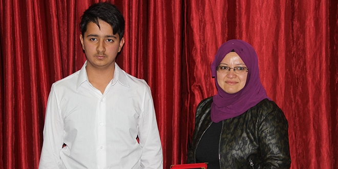 Mektup yazdığı askerin gönderdiği parayı bağışladı