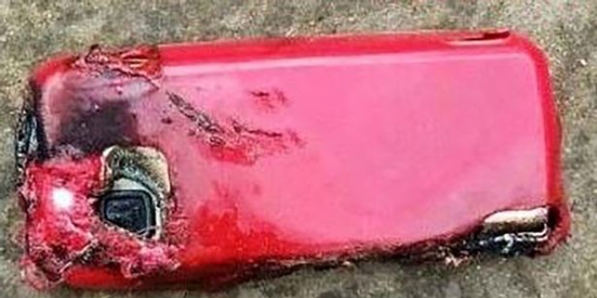 Cep telefonuyla konuşurken öldü
