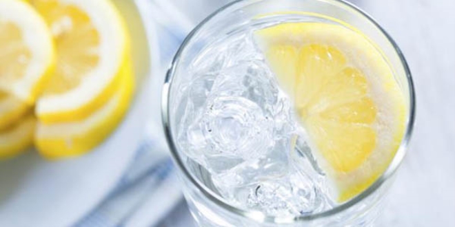 Hergün bir bardak limonlu ılık su içmenin faydaları
