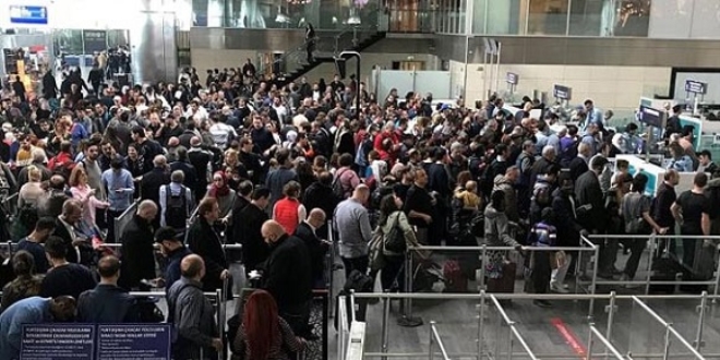 Atatürk Havalimanı'nda PolNet yine arızalandı
