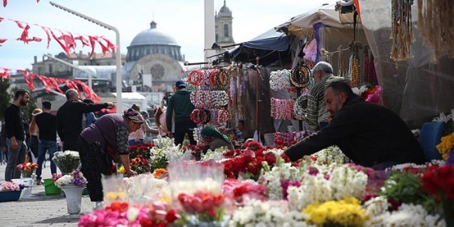 Taksim çiçekçileri yeni yerine taşınacak