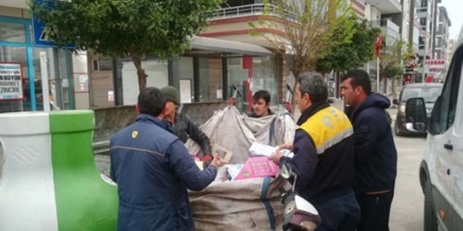 Postacı, hurdacının peşine düştü
