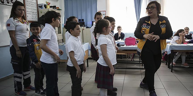 Minik Defne istedi 112 eğitim verdi