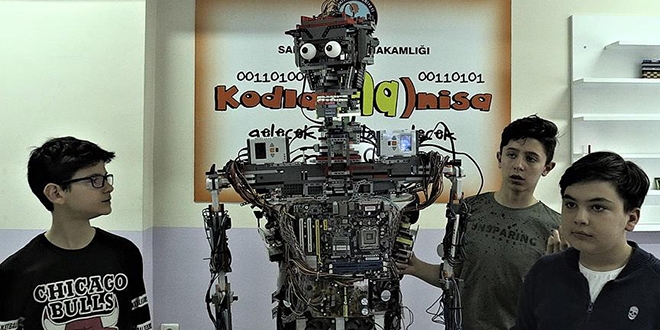 Öğrencilerden Afrin'e robotla tebrik mesajı