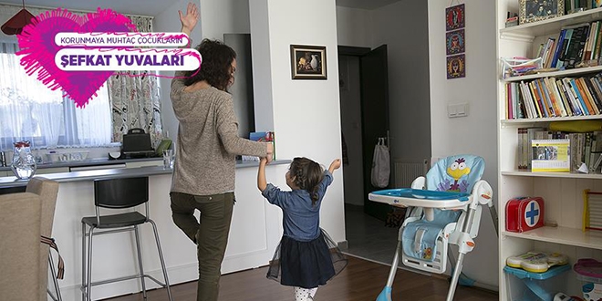 Öğretim görevlisi, Betül'ün hem annesi hem babası oldu