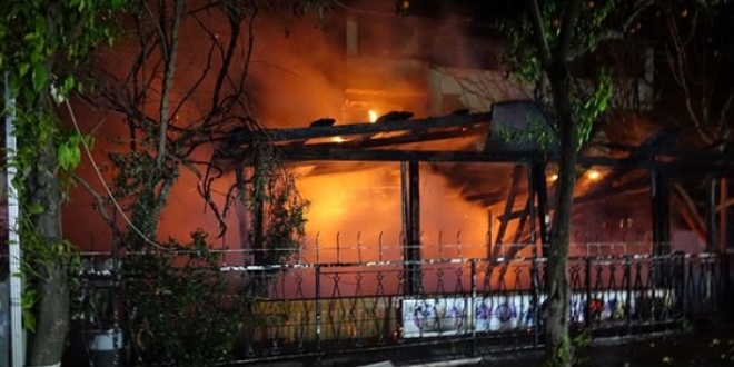 Kuşadası'nda korkutan yangın