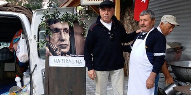 İzmir'de Stephen Hawking için lokma döküldü