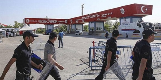 Akıncı davasında cuntacı yakınları 15 Temmuz gazisini darp etti
