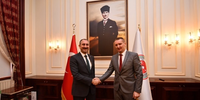 Adalet Bakanı Gül, Bosna Hersekli mevkidaşı Grubesa ile görüştü