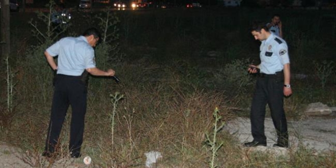 Polis, ayak izinden hırsızlık zanlılarını buldu