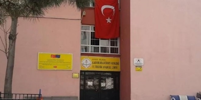 'Öğretmene şiddet uygulayanlara kamu davası açılmalı'