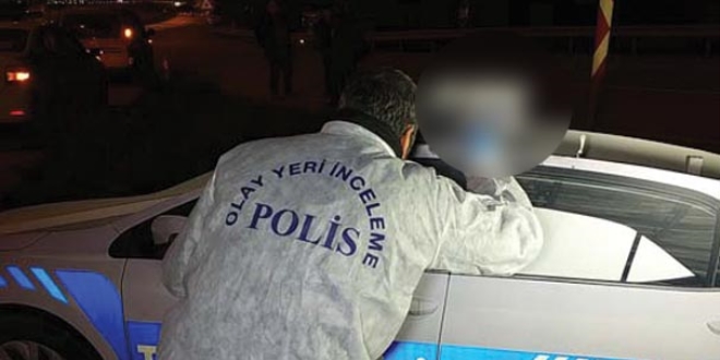 Hırsızlar polis aracının tepe lambalarını çaldılar