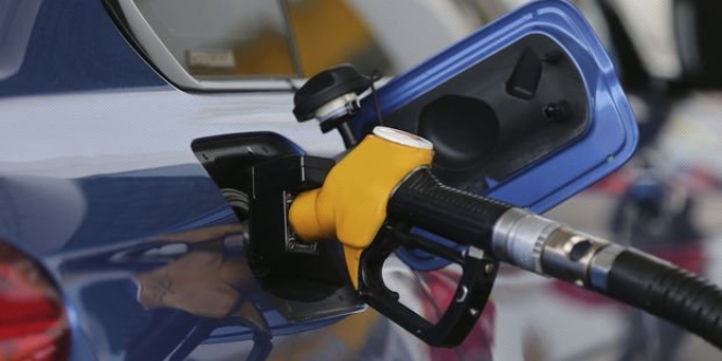 Benzinin litre fiyatı 1.5 dolarda sabitlendi