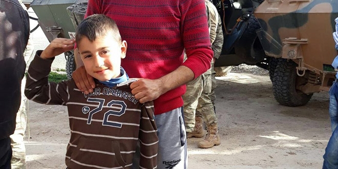 Afrinli çocuğun asker selamı görenleri duygulandırdı